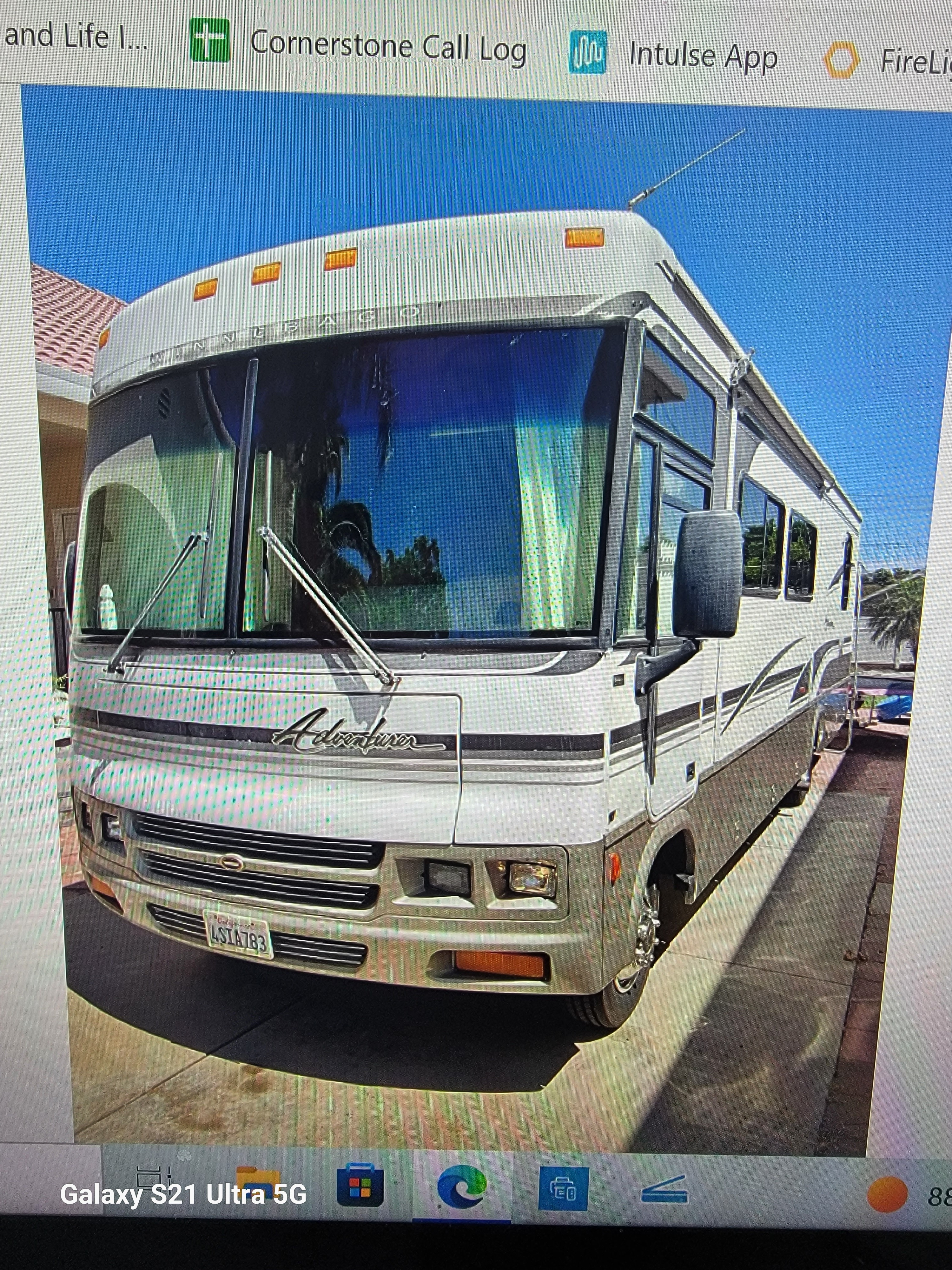2001 Winnebago ADVENTURER 32V RV