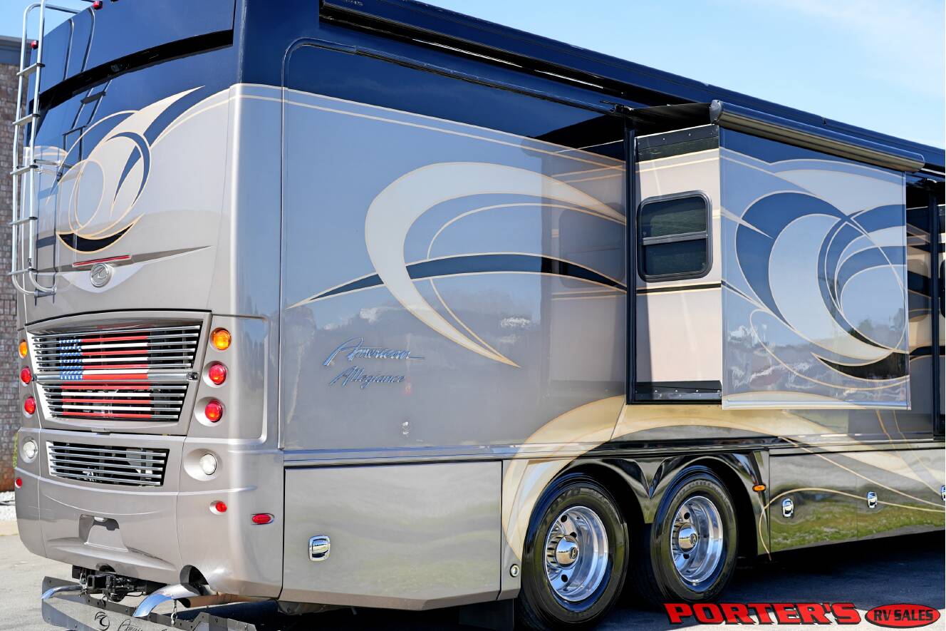 A photo of this 2016 American Coach AMERICAN ALLEGIANCE 42T