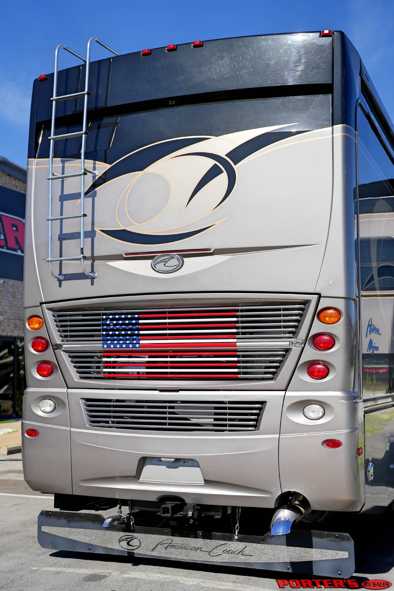 A photo of this 2016 American Coach AMERICAN ALLEGIANCE 42T