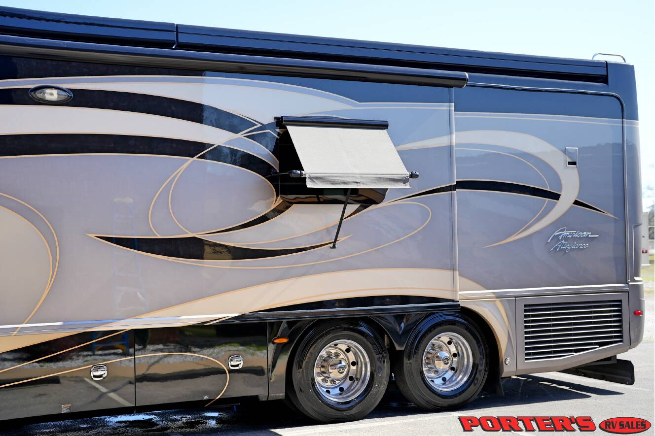 A photo of this 2016 American Coach AMERICAN ALLEGIANCE 42T