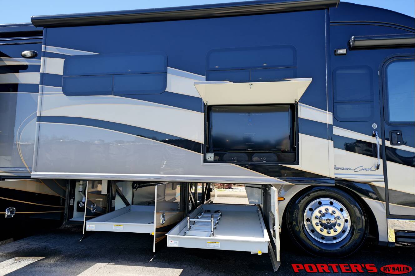 A photo of this 2016 American Coach AMERICAN ALLEGIANCE 42T
