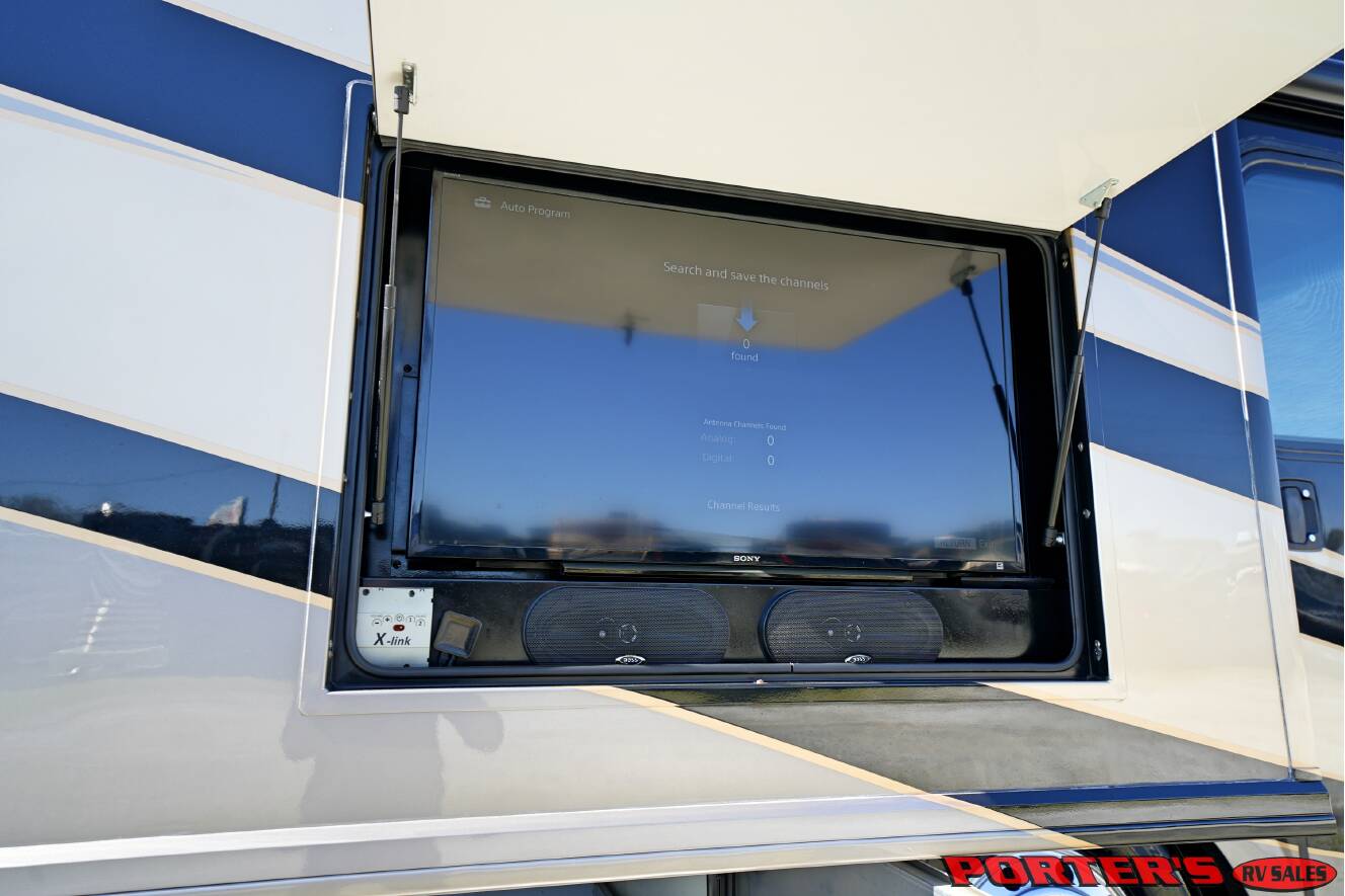 A photo of this 2016 American Coach AMERICAN ALLEGIANCE 42T