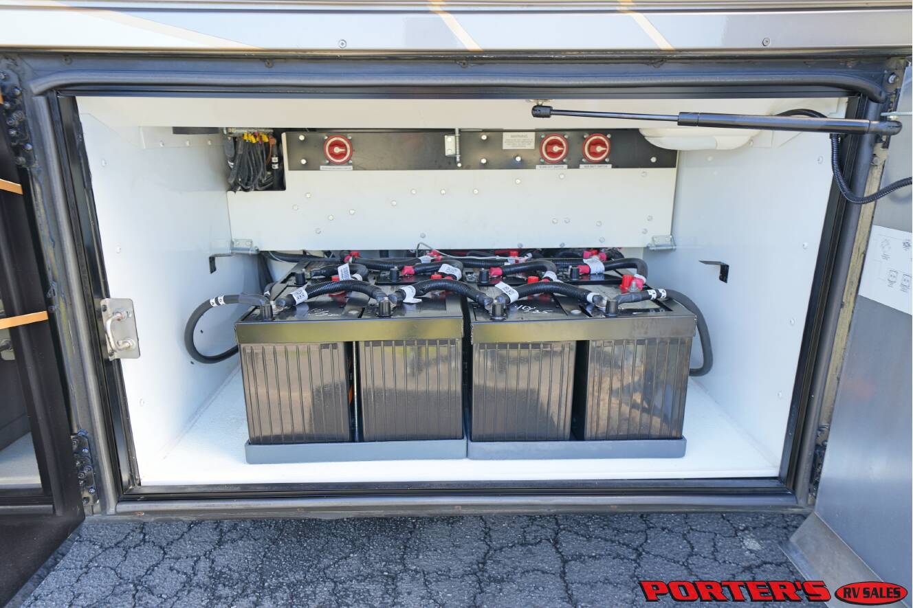 A photo of this 2016 American Coach AMERICAN ALLEGIANCE 42T