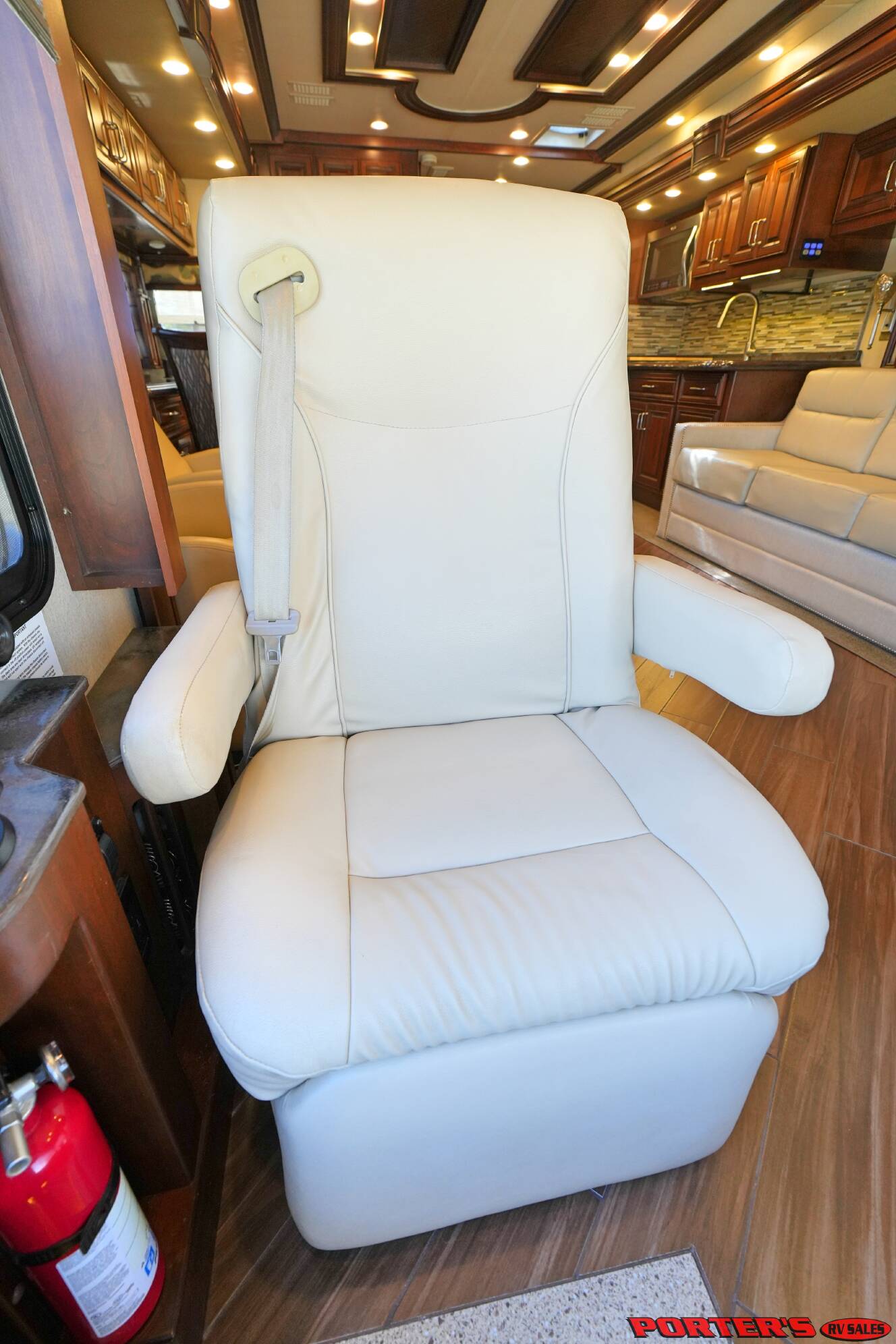 A photo of this 2016 American Coach AMERICAN ALLEGIANCE 42T