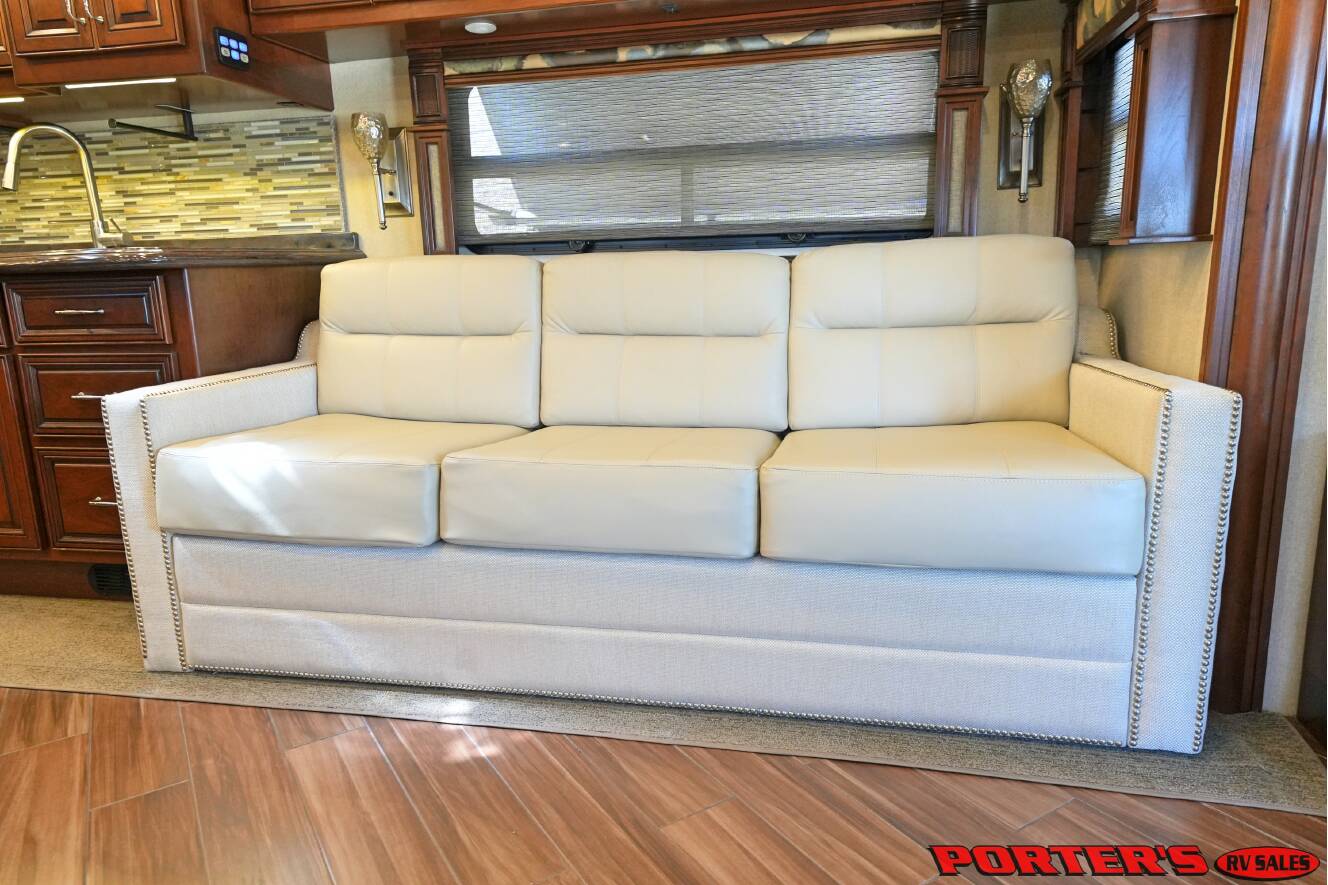 A photo of this 2016 American Coach AMERICAN ALLEGIANCE 42T