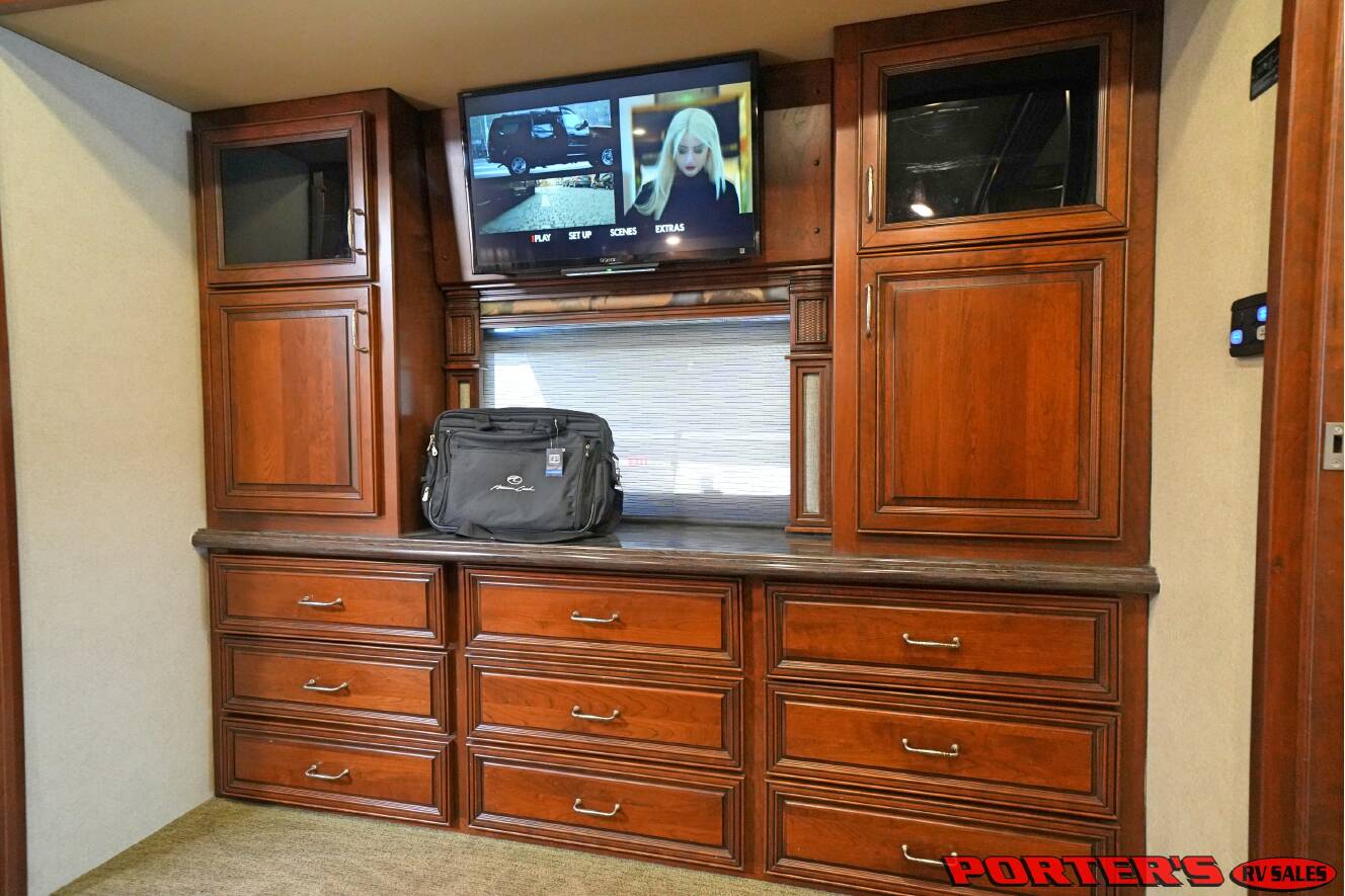 A photo of this 2016 American Coach AMERICAN ALLEGIANCE 42T