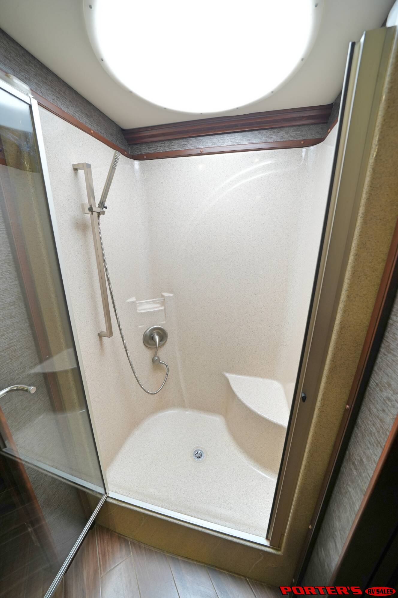 A photo of this 2016 American Coach AMERICAN ALLEGIANCE 42T