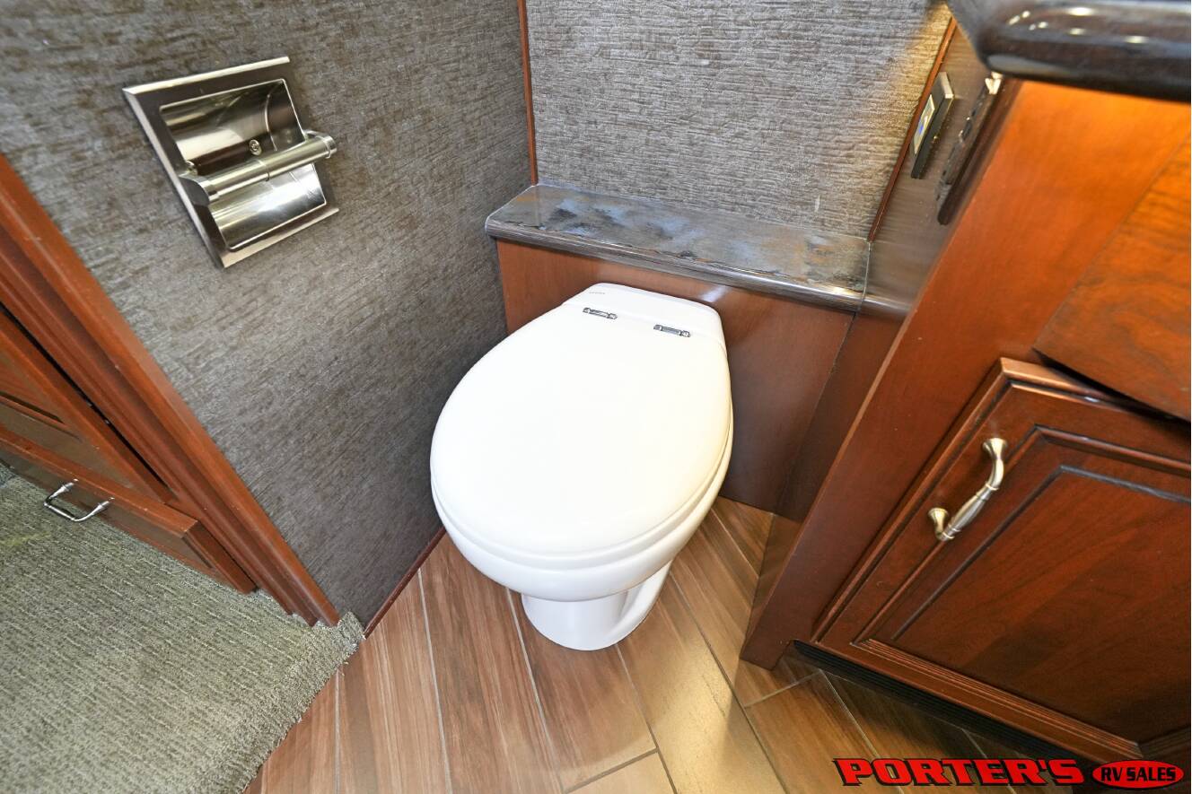 A photo of this 2016 American Coach AMERICAN ALLEGIANCE 42T