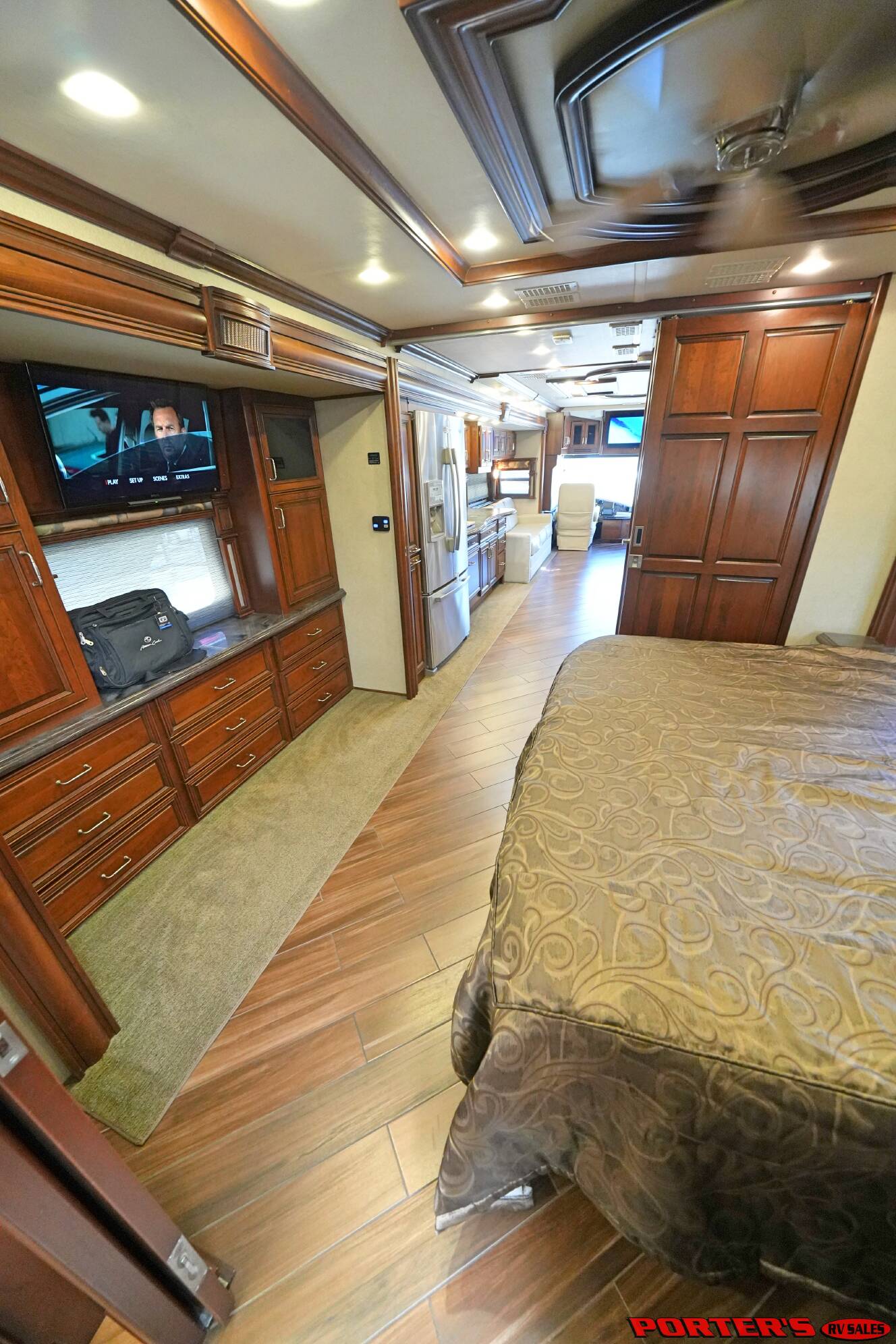 A photo of this 2016 American Coach AMERICAN ALLEGIANCE 42T