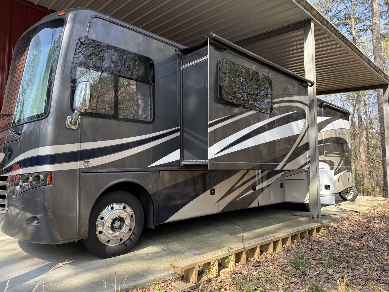 A photo of this 2016 Thor Motor Coach MIRAMAR 34 4