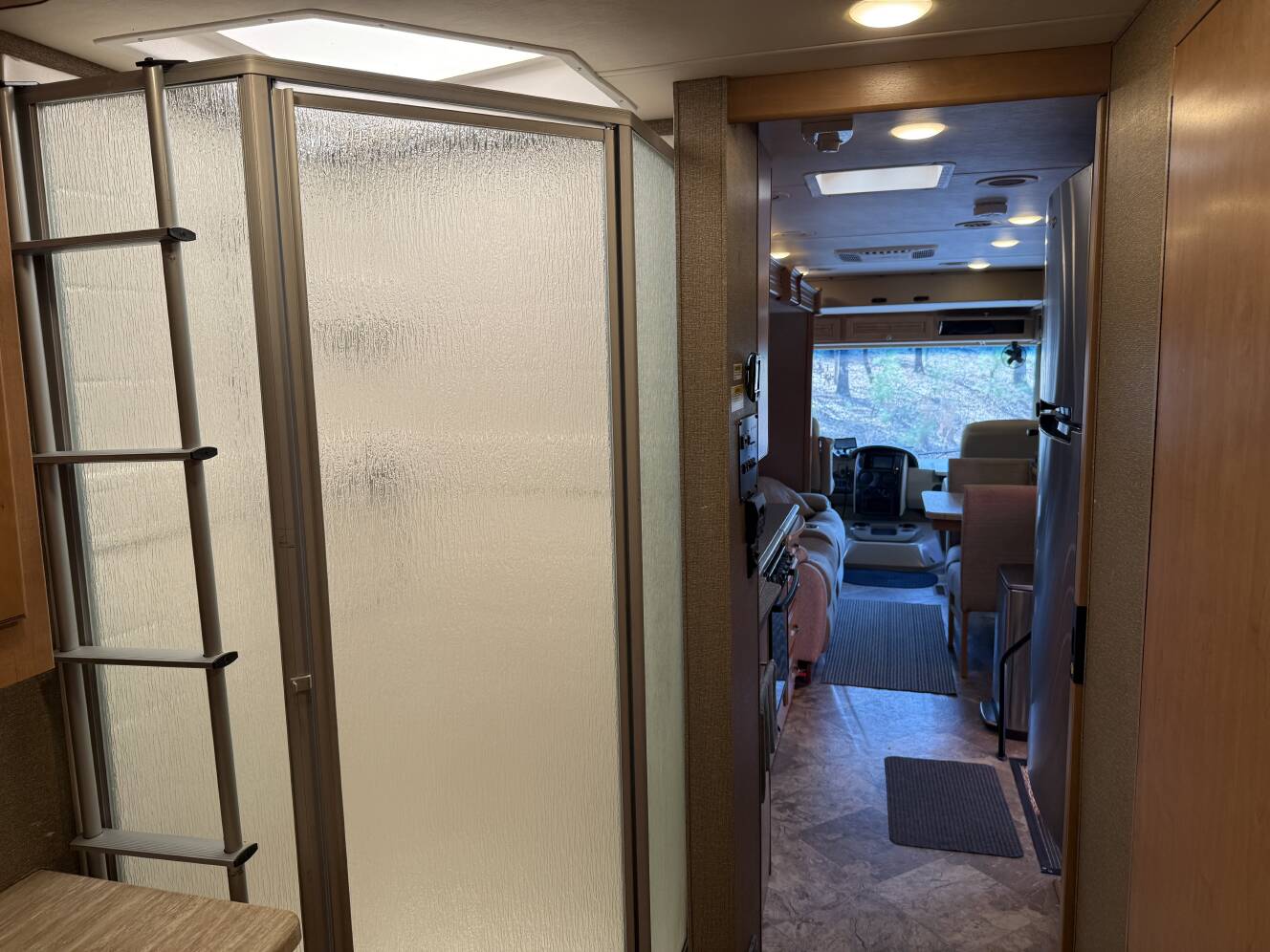 A photo of this 2016 Thor Motor Coach MIRAMAR 34 4