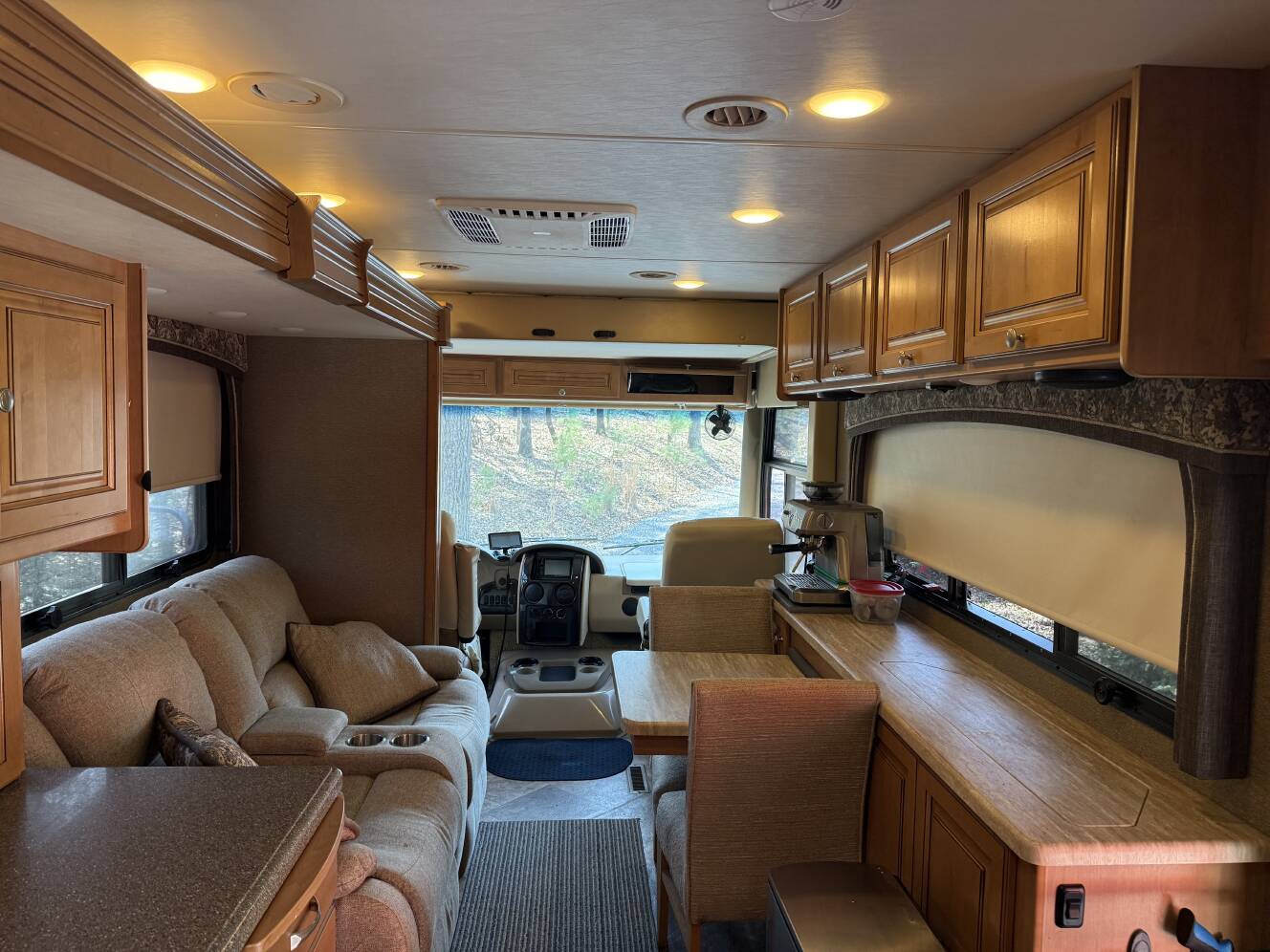 A photo of this 2016 Thor Motor Coach MIRAMAR 34 4