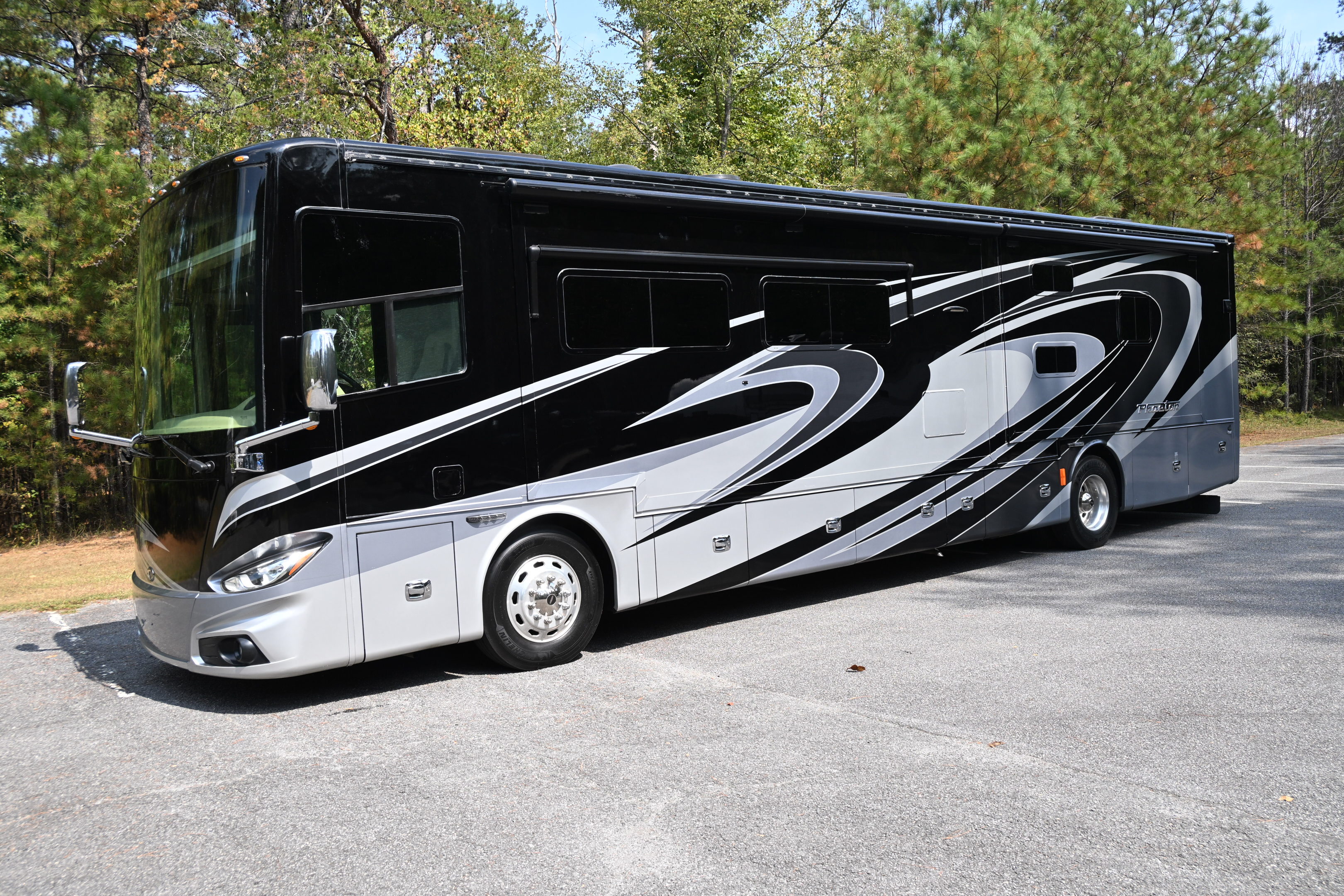 2015 Tiffin Motorhomes PHAETON 40 QKH in acworth GA