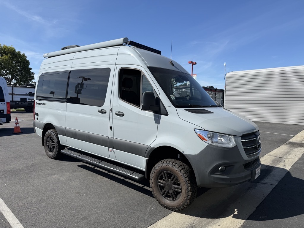 2025 Thor Motor Coach SANCTUARY 19M RV