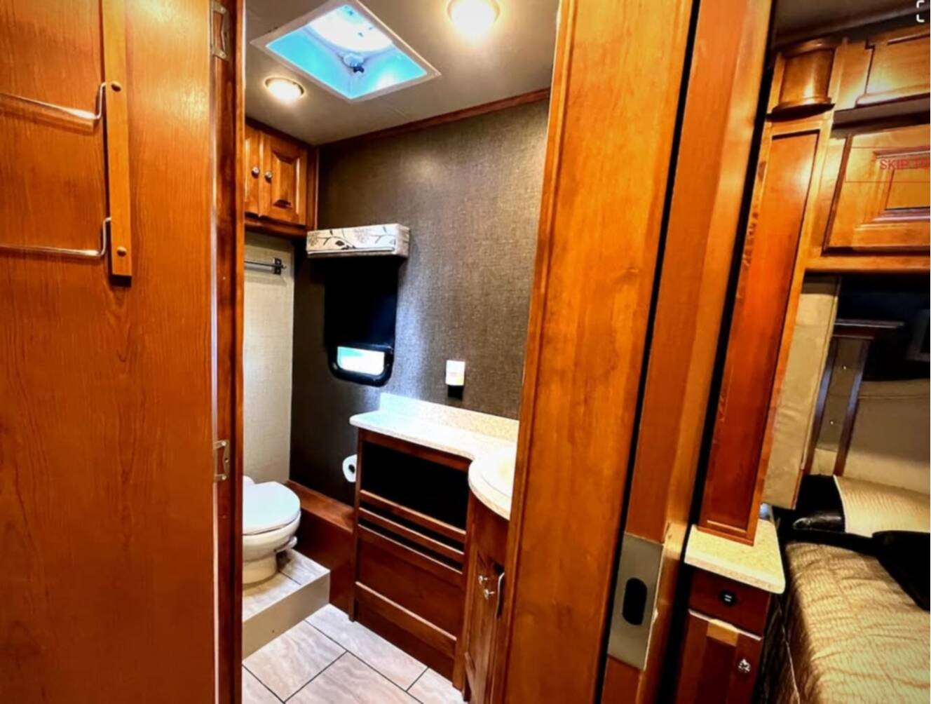A photo of this 2016 Tiffin Motorhomes ALLEGRO OPEN ROAD 31SA