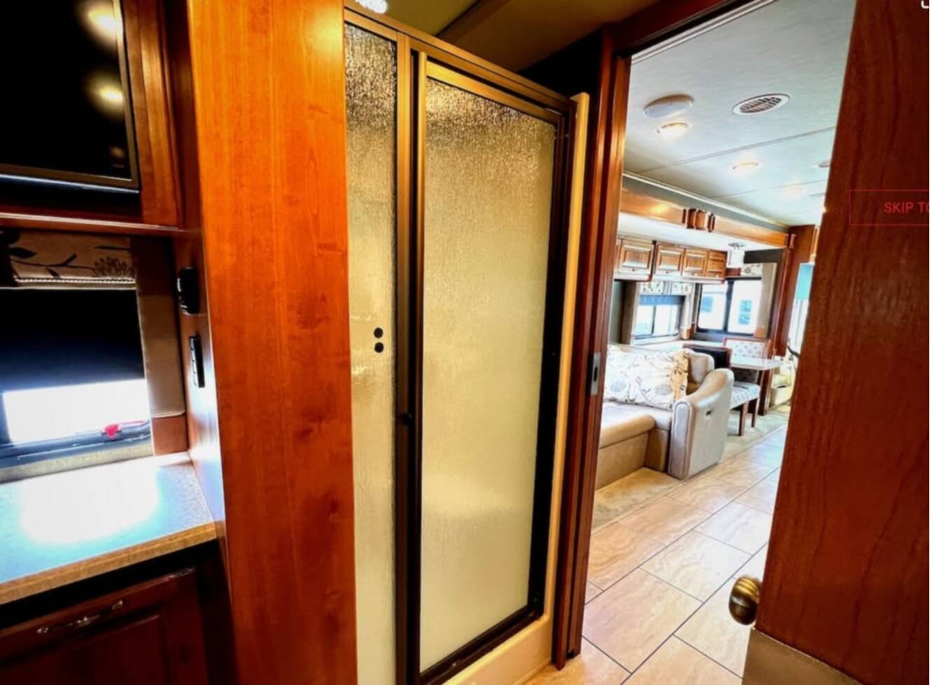 A photo of this 2016 Tiffin Motorhomes ALLEGRO OPEN ROAD 31SA