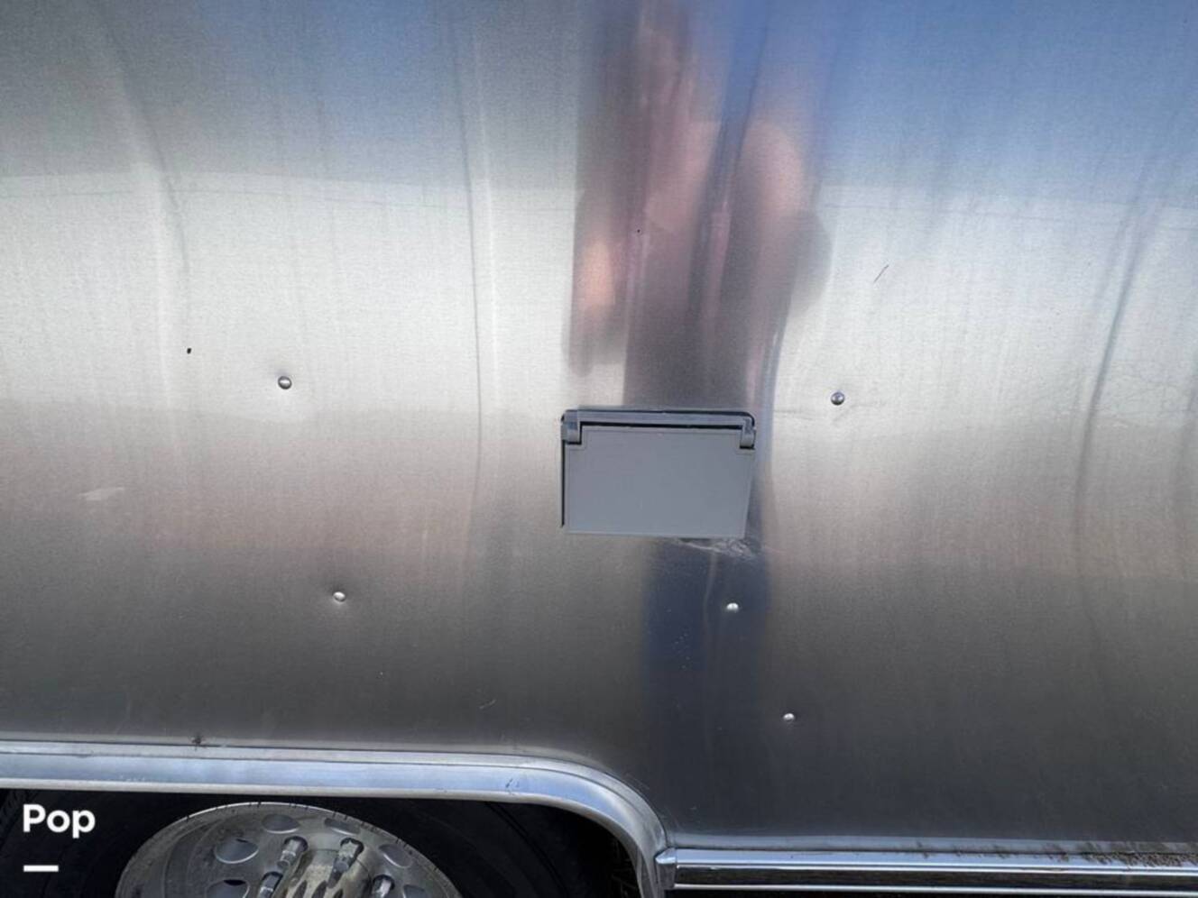 A photo of this 2025 Airstream International 25FB Twin