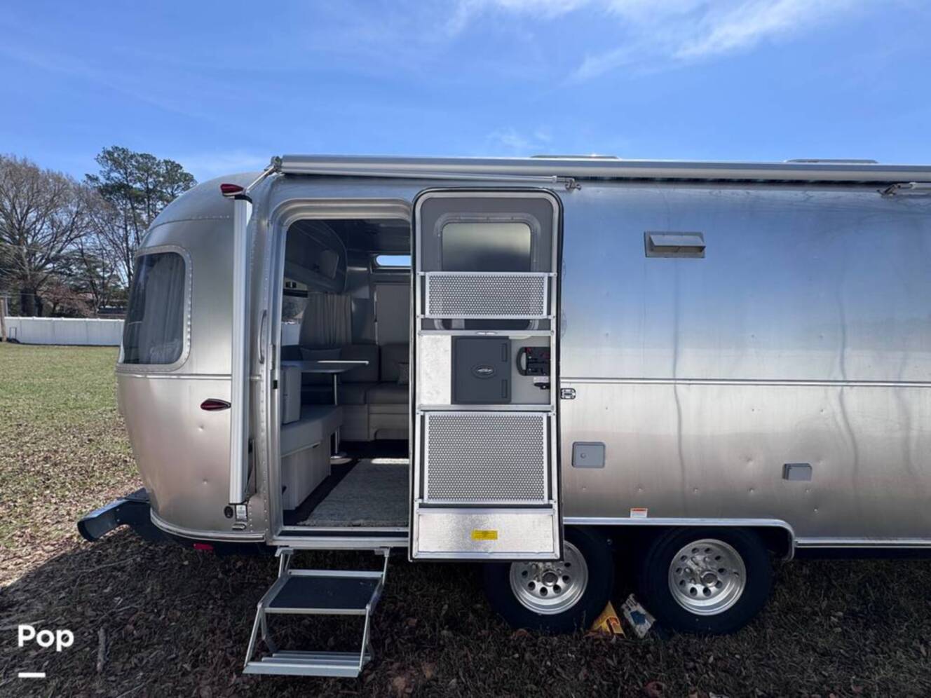 A photo of this 2025 Airstream International 25FB Twin