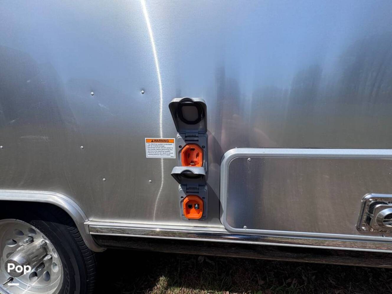 A photo of this 2025 Airstream International 25FB Twin