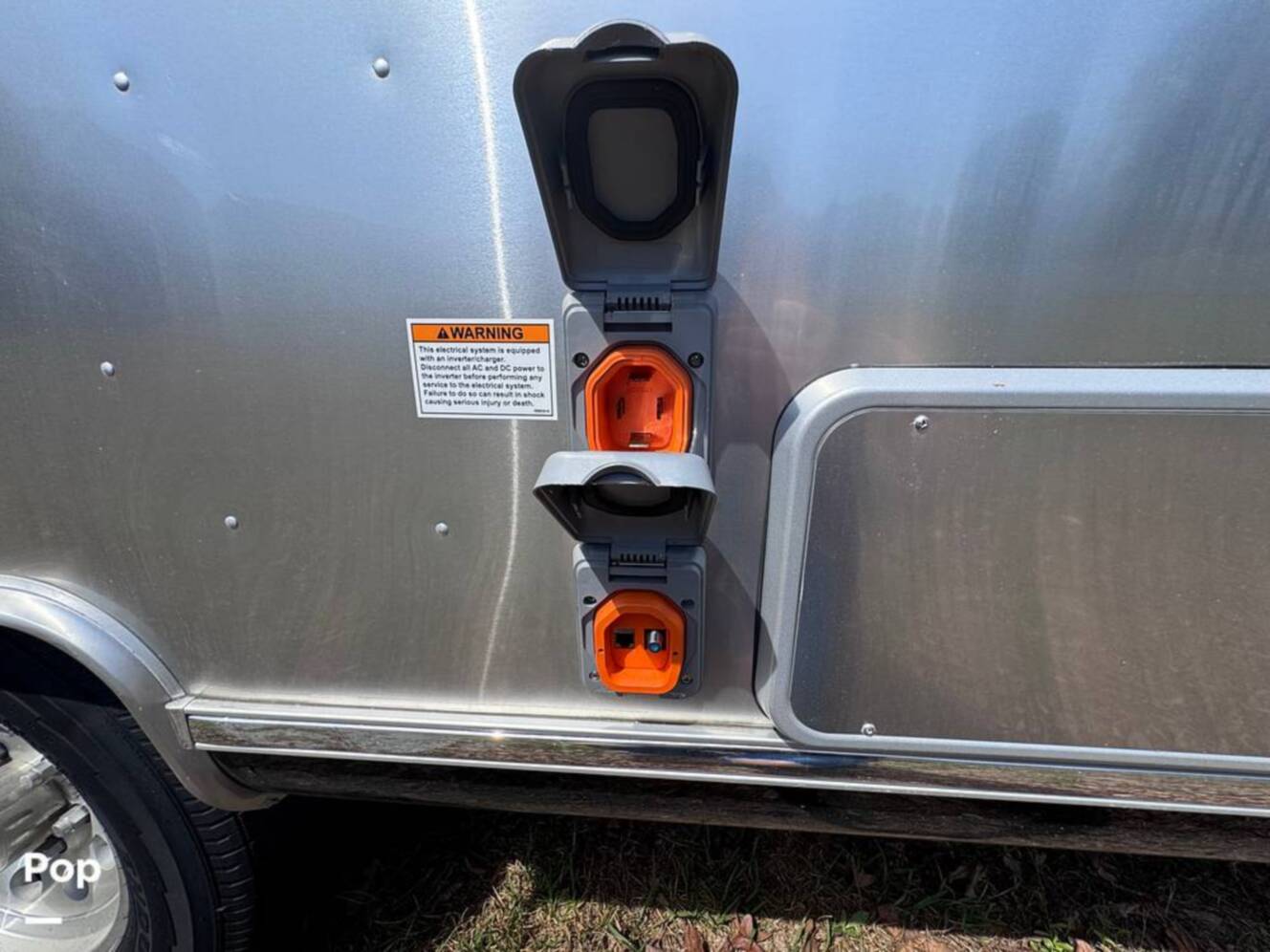 A photo of this 2025 Airstream International 25FB Twin
