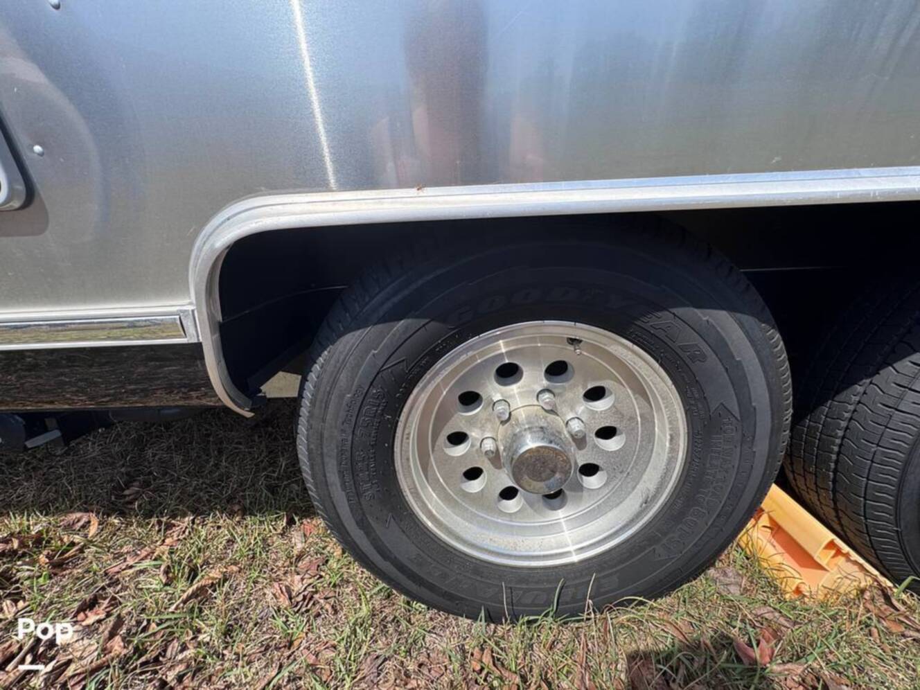 A photo of this 2025 Airstream International 25FB Twin