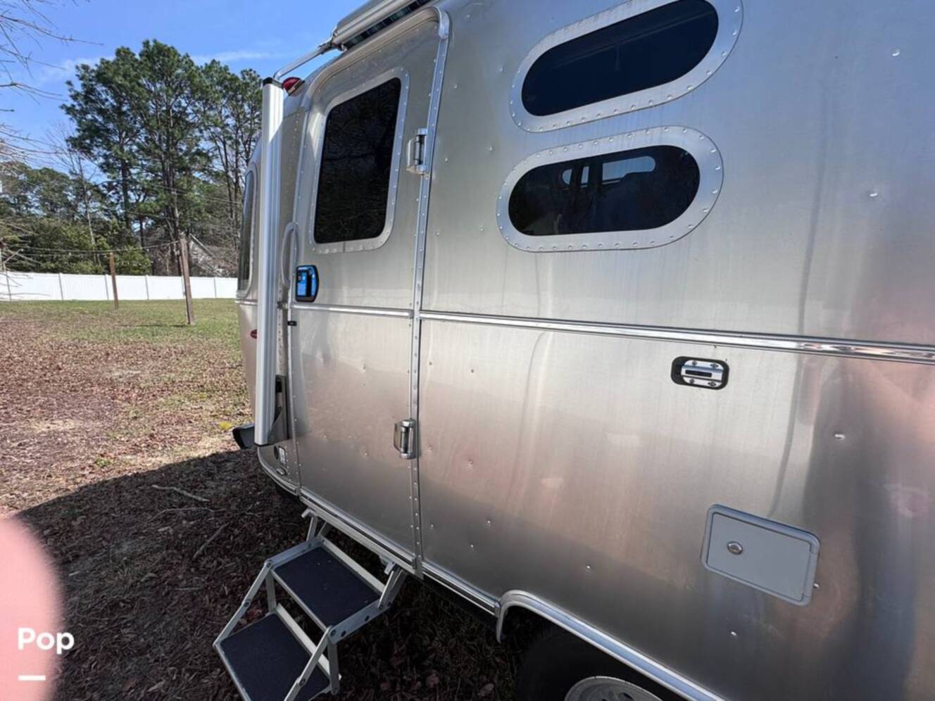 A photo of this 2025 Airstream International 25FB Twin