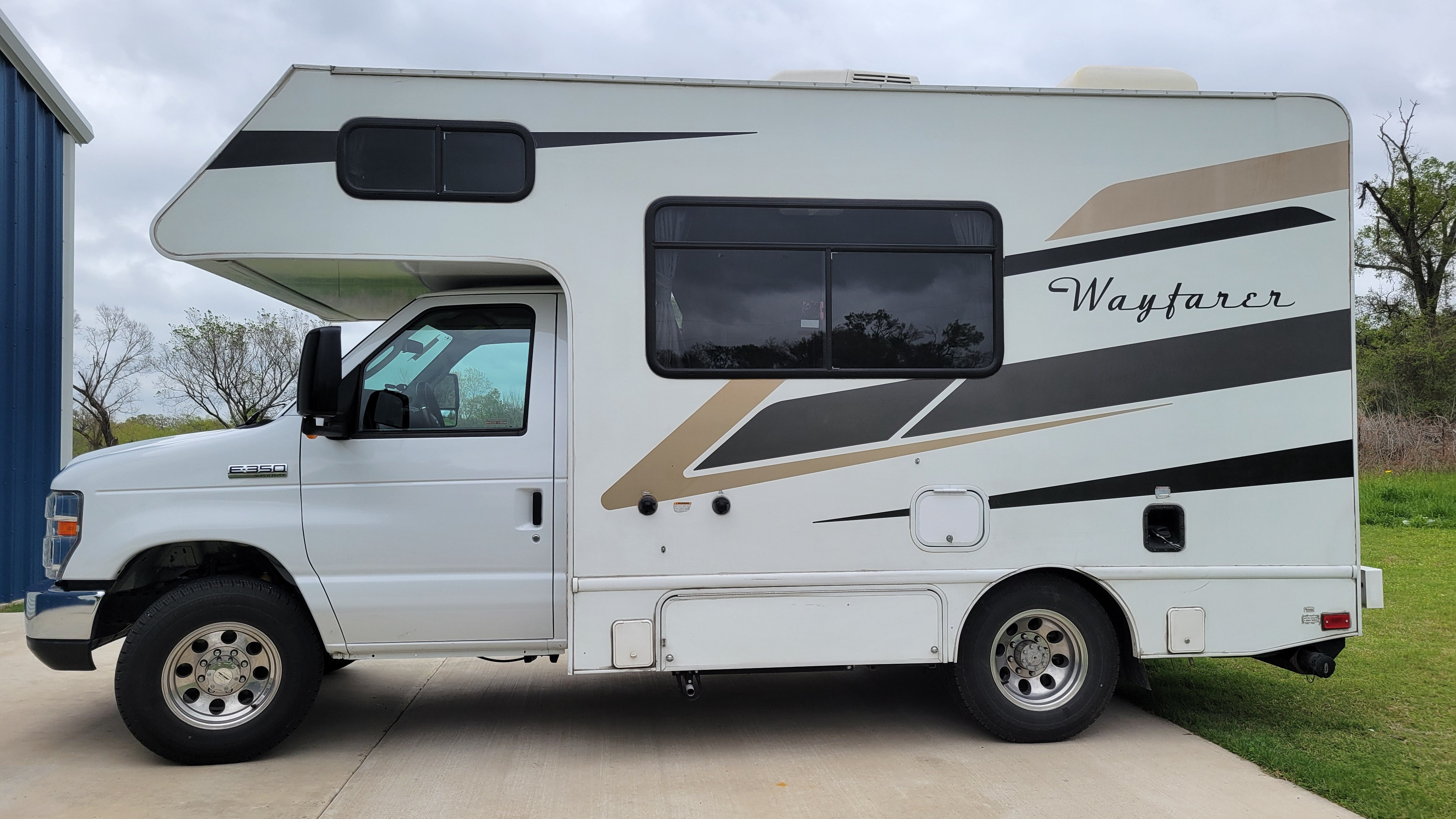 2020 Tiffin Motorhomes WAYFARER 19TM in hempstead TX