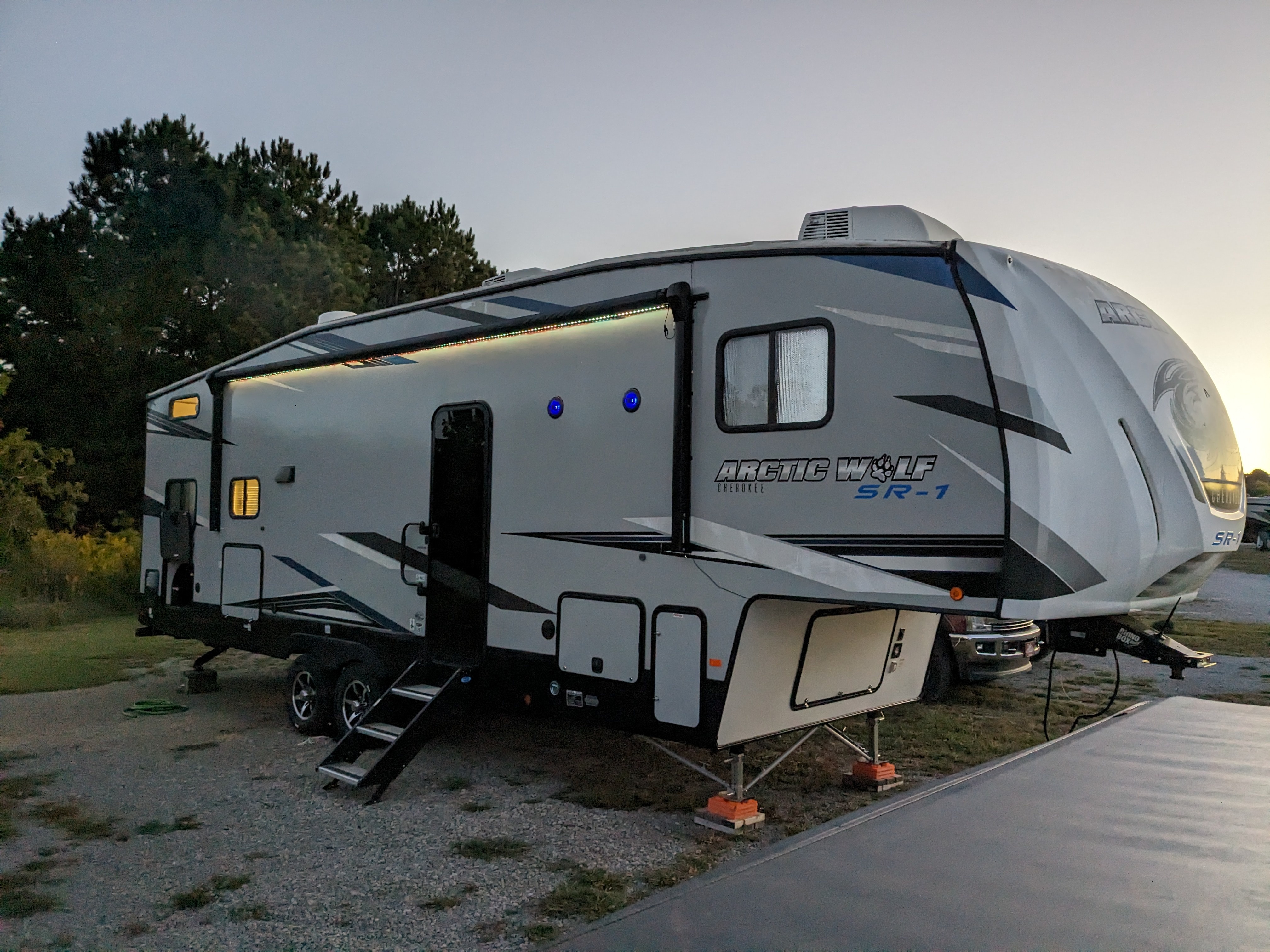 2021 Forest River CHEROKEE ARCTIC WOLF 287BH RV