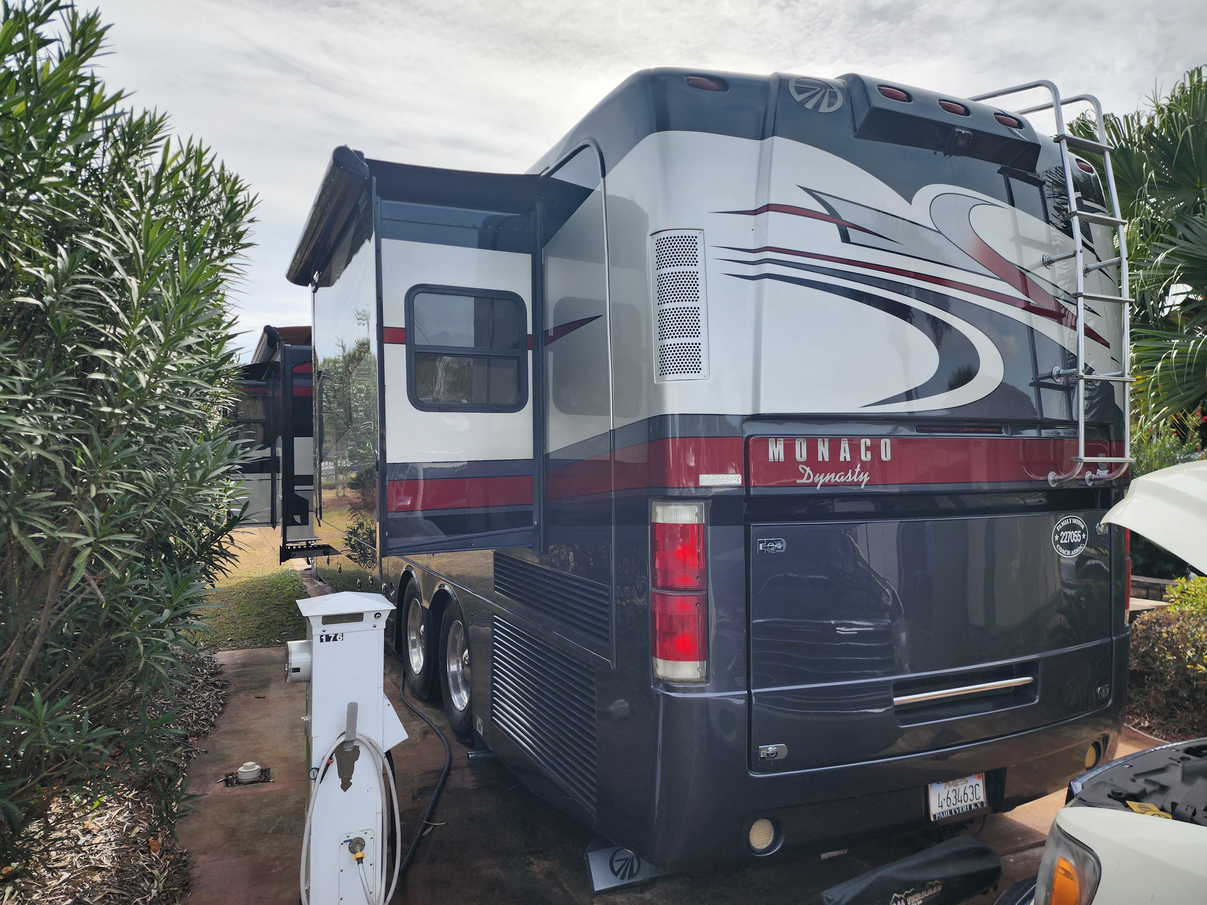2010 Monaco DYNASTY MAJESTIC V in rising fawn GA