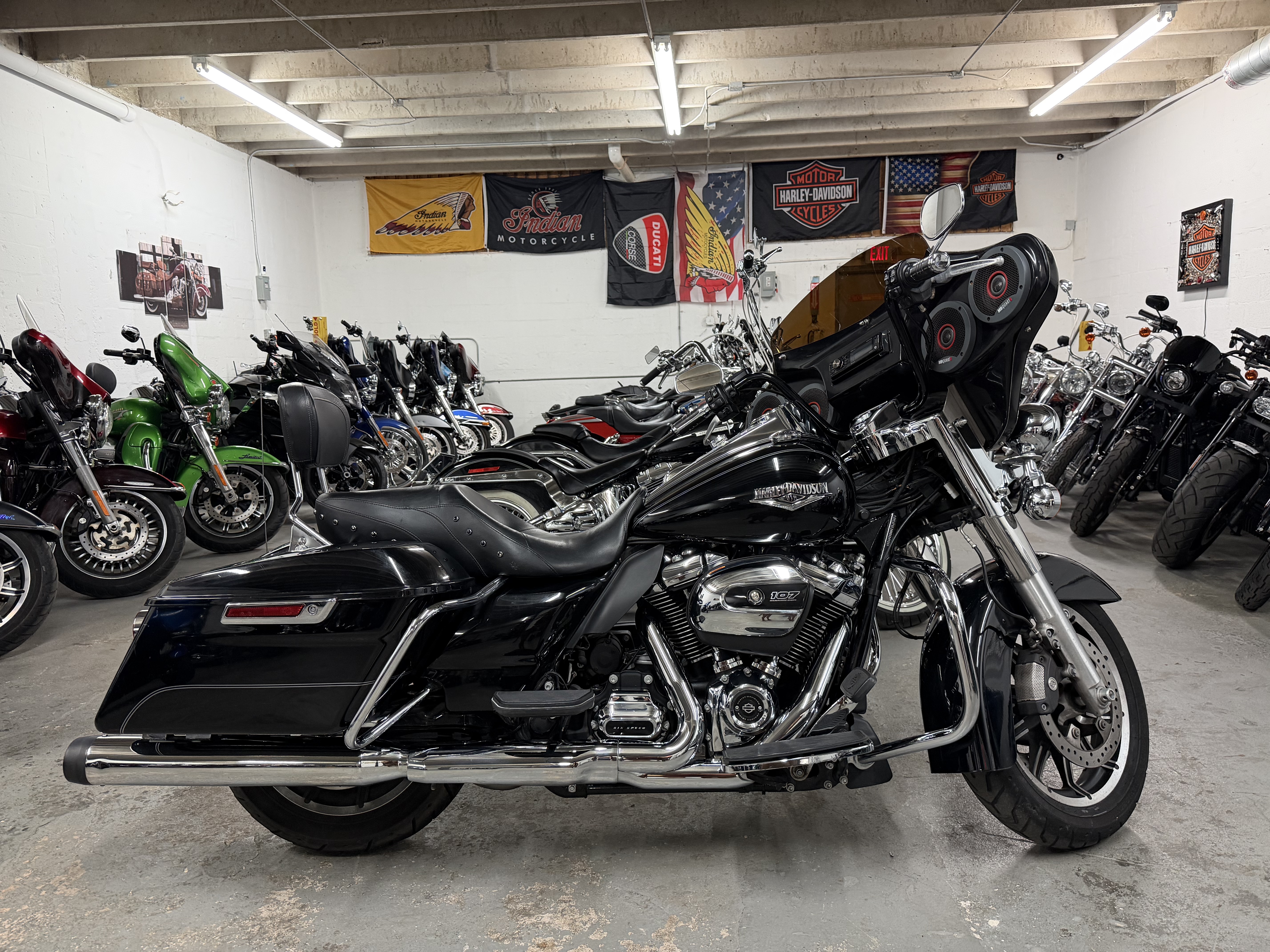 2017 Harley-Davidson ROAD KING in Miami, FL