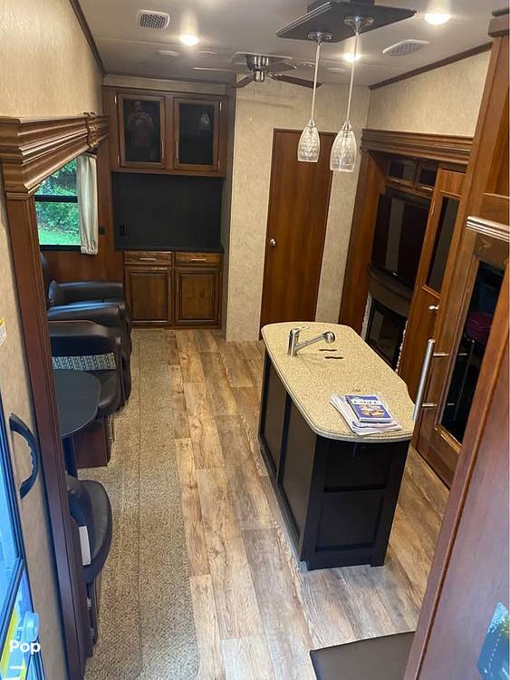 2017 Jayco Eagle 325BHQS in westfield MA