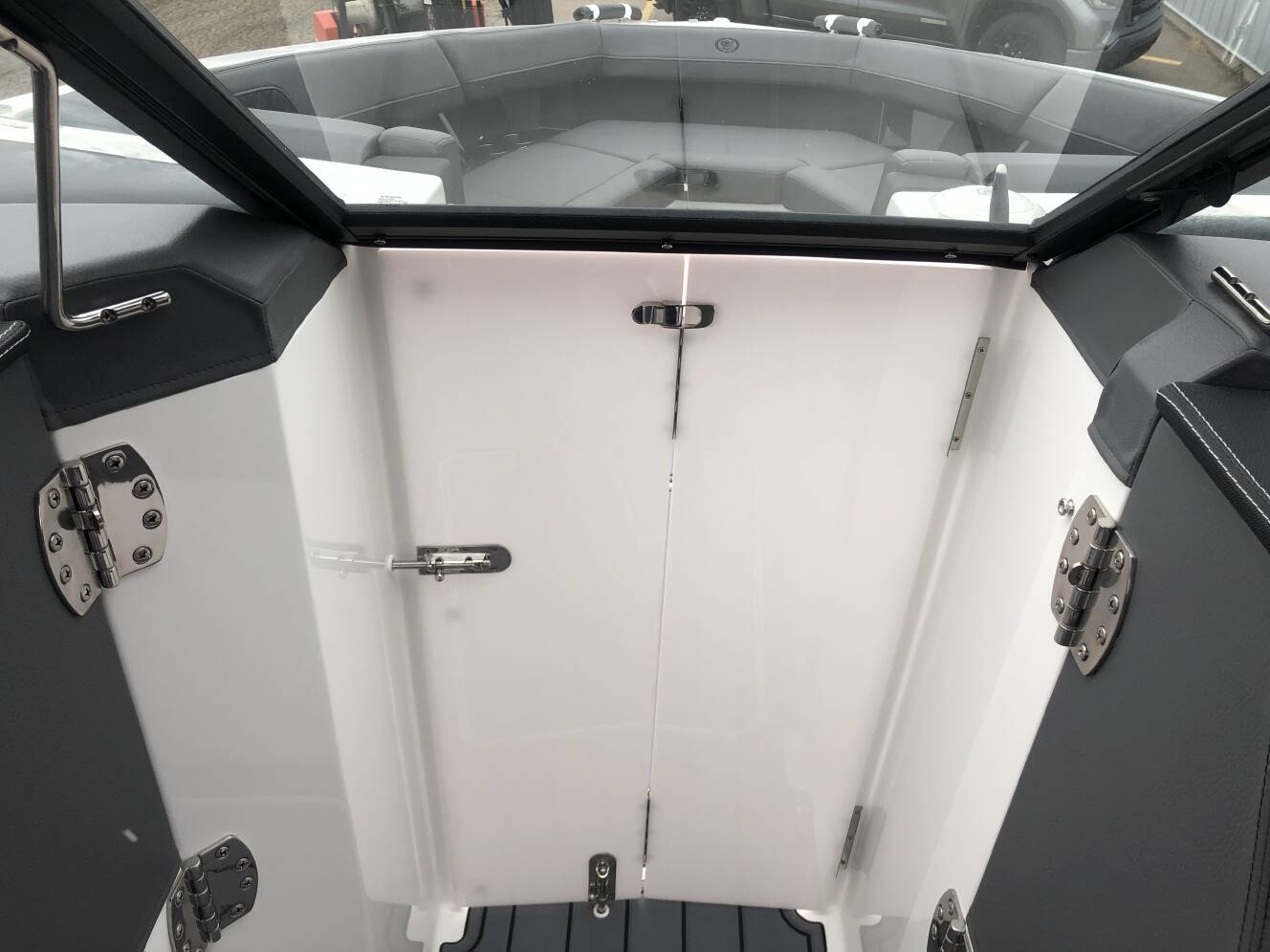 A photo of this 2023 Cobalt R33 OB