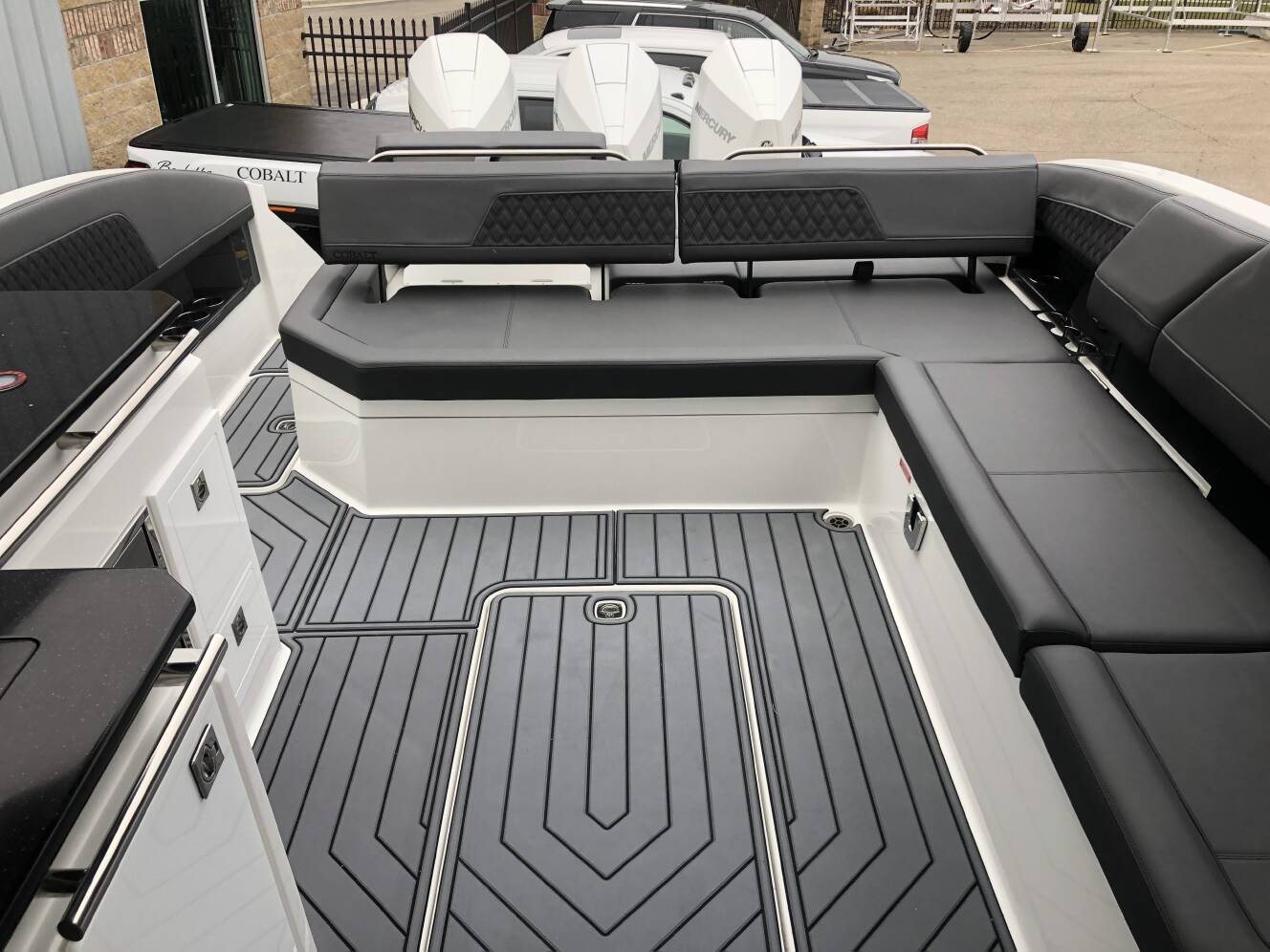 A photo of this 2023 Cobalt R33 OB