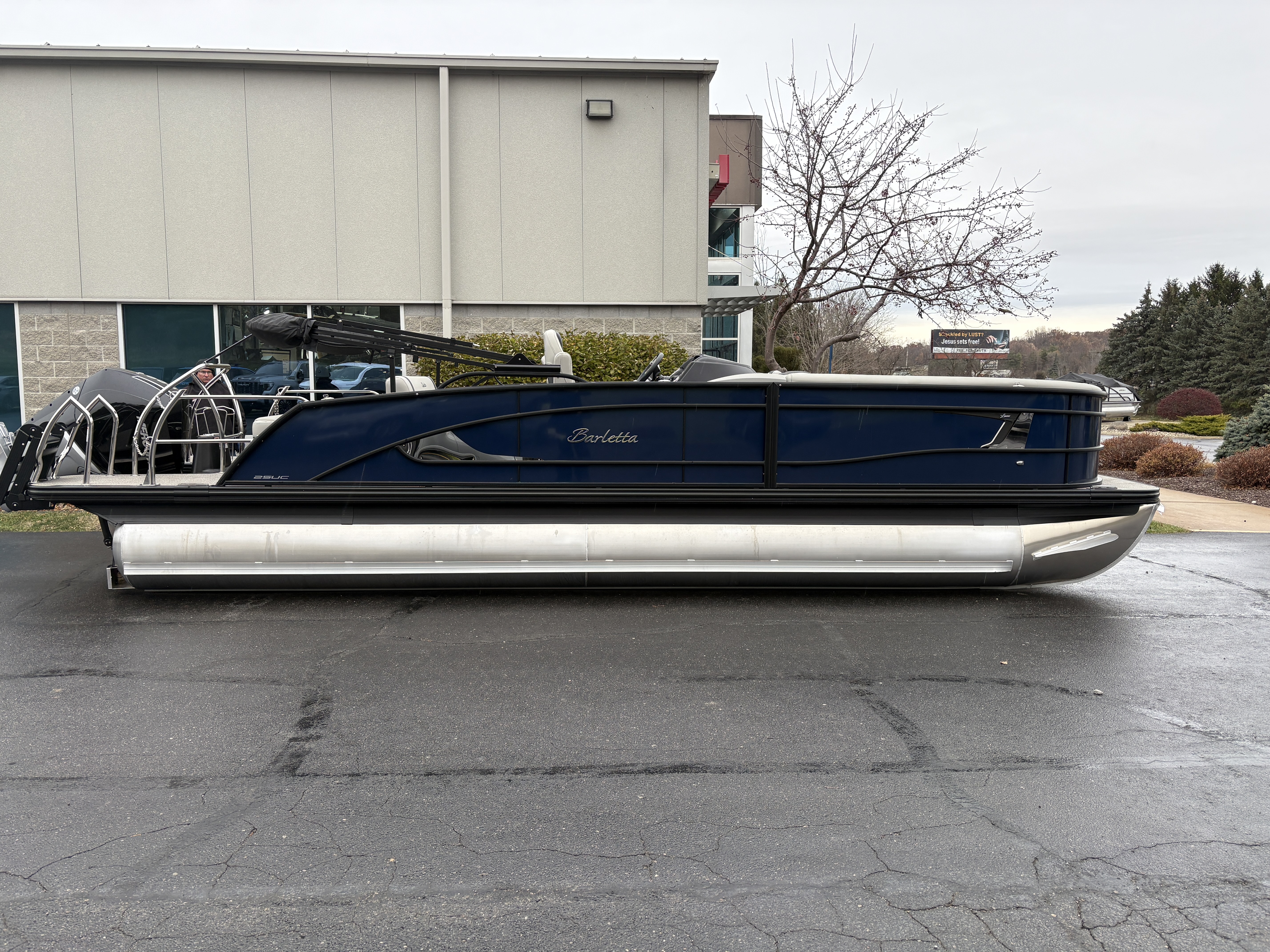 2025 Barletta Lusso 25UC 25UE in hudsonville MI