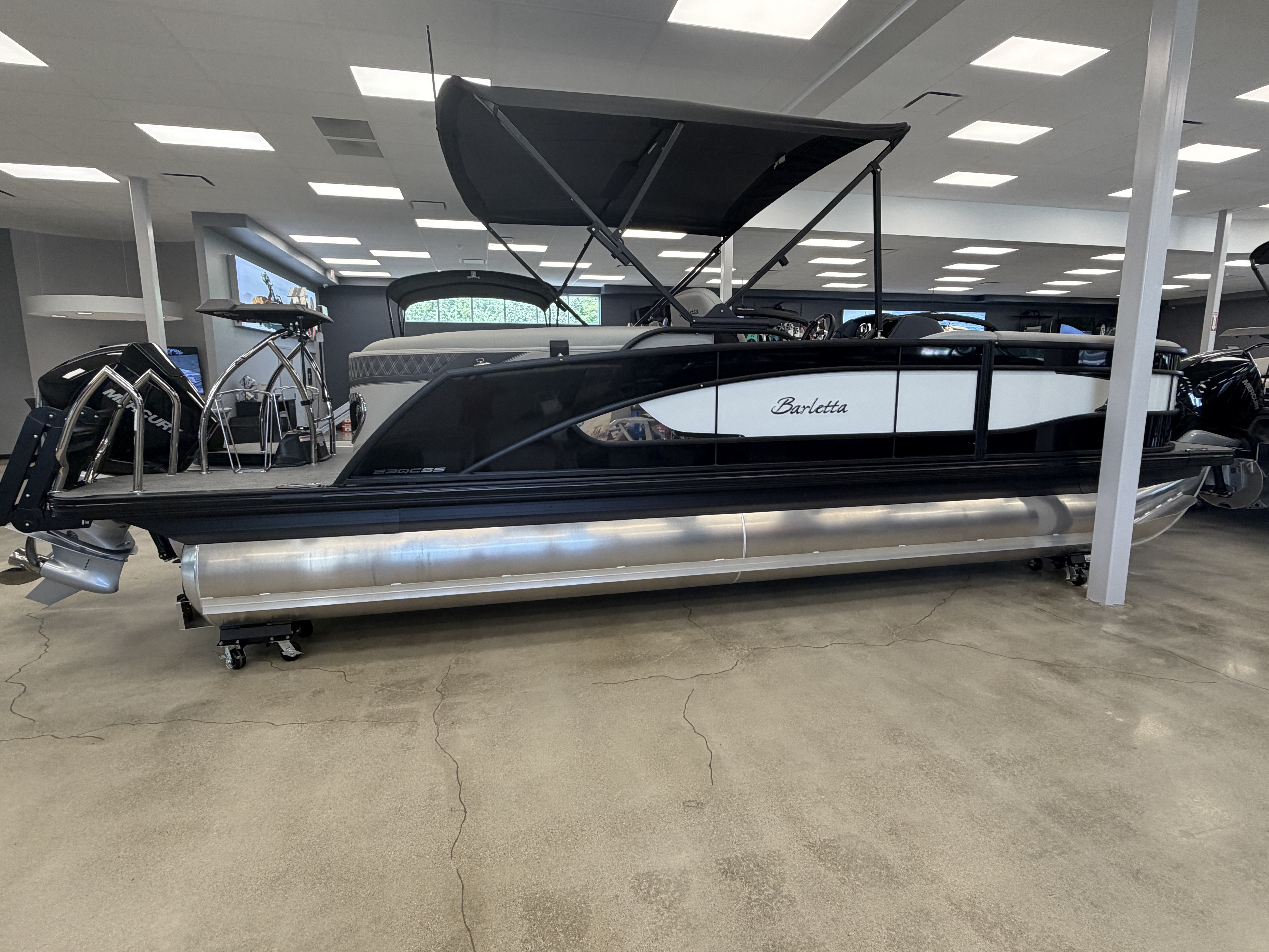 2025 Barletta Lusso 23QCSS in waterford township MI