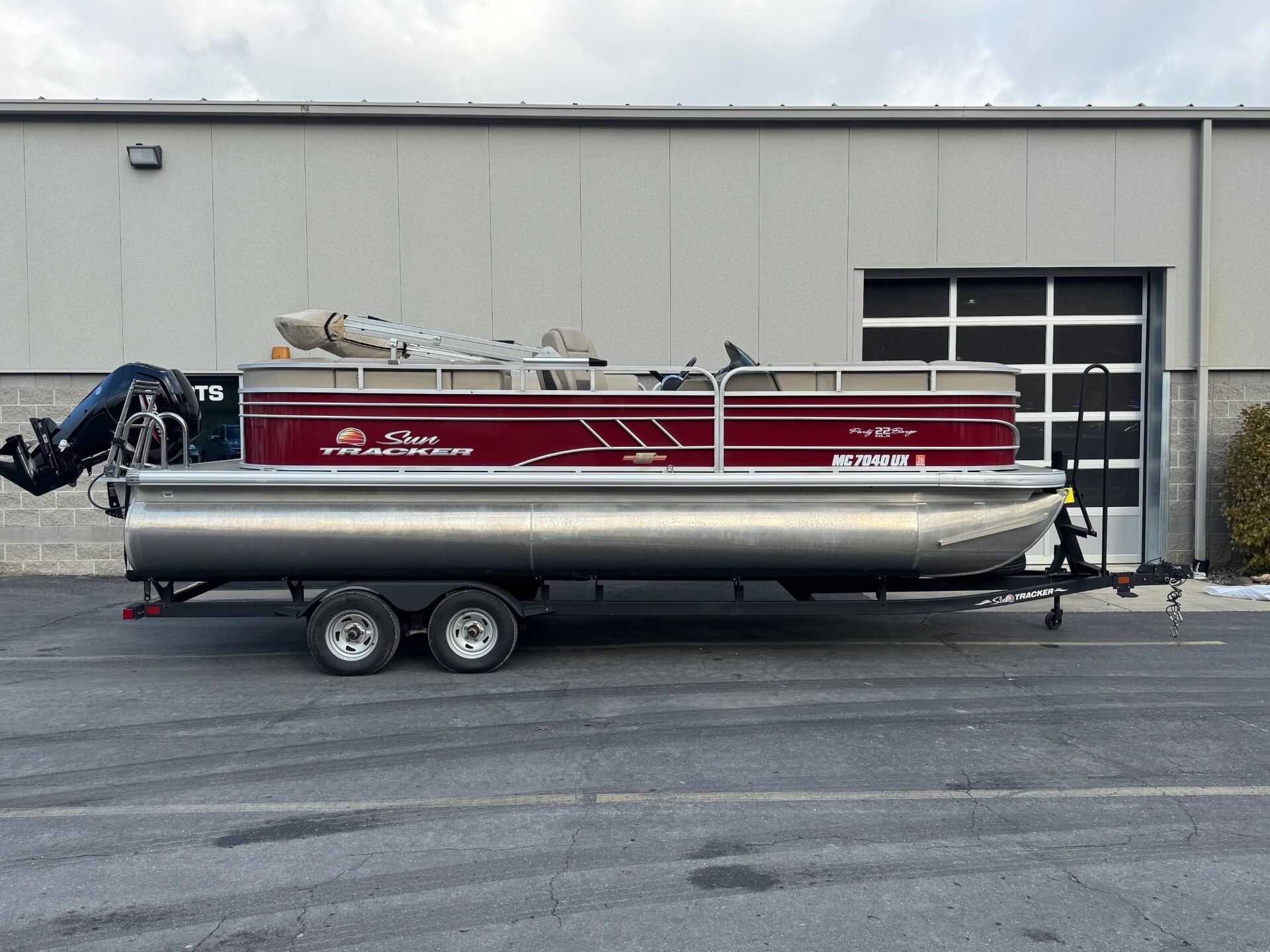 2023 Sun Tracker 22 RF DLX in fenton MI