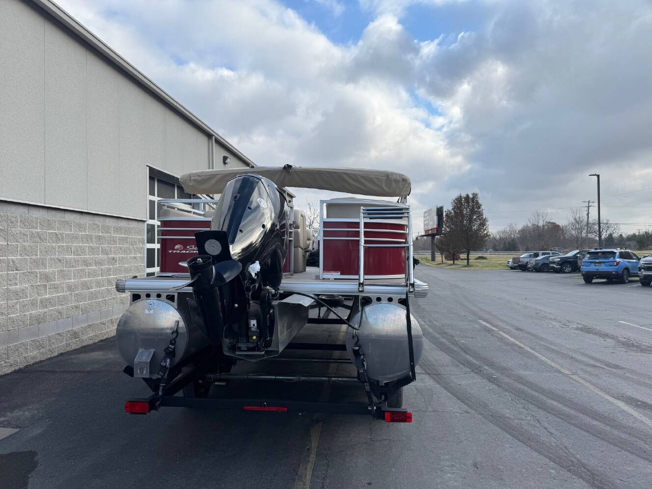 A photo of this 2023 Sun Tracker Party Barge 22 RF DLX