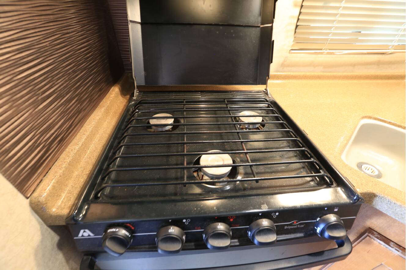 A photo of this 2013 Lance 1050S