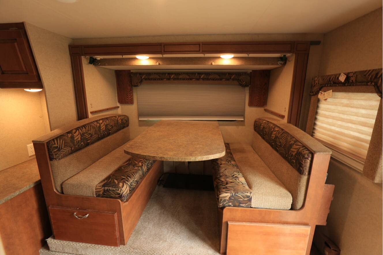 A photo of this 2013 Lance 1050S