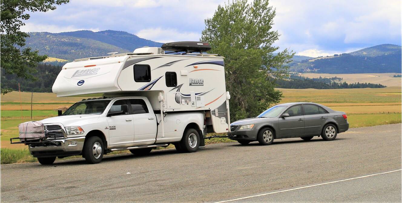 A photo of this 2013 Lance 1050S