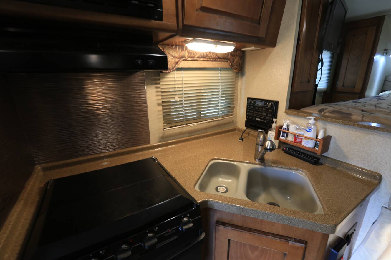 A photo of this 2013 Lance 1050S