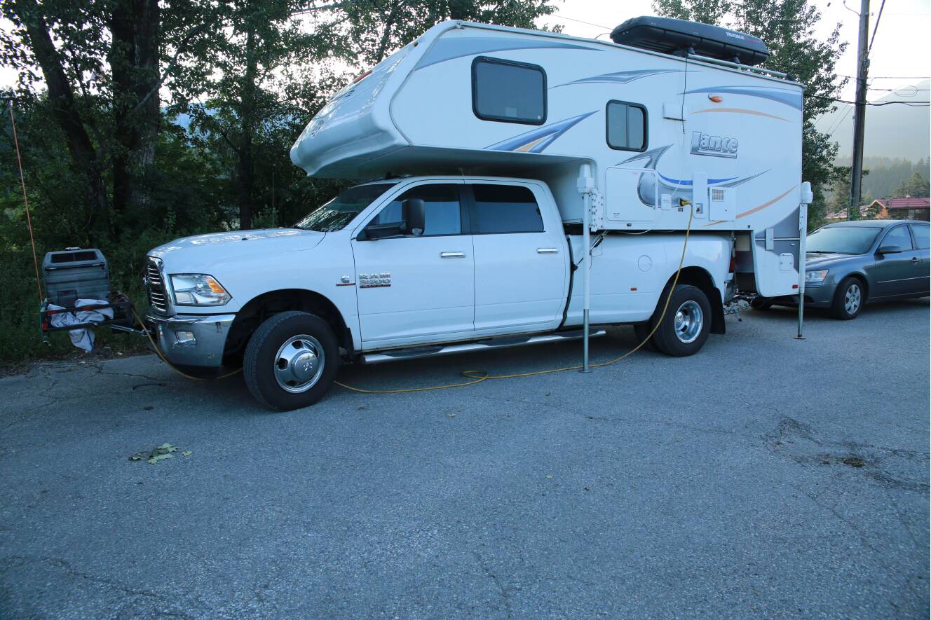 A photo of this 2013 Lance 1050S
