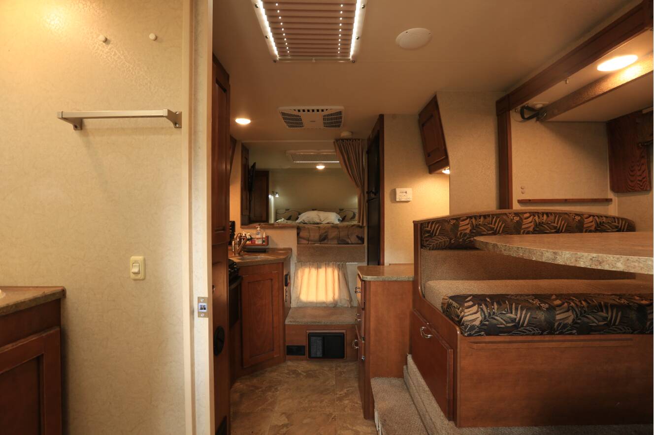 A photo of this 2013 Lance 1050S