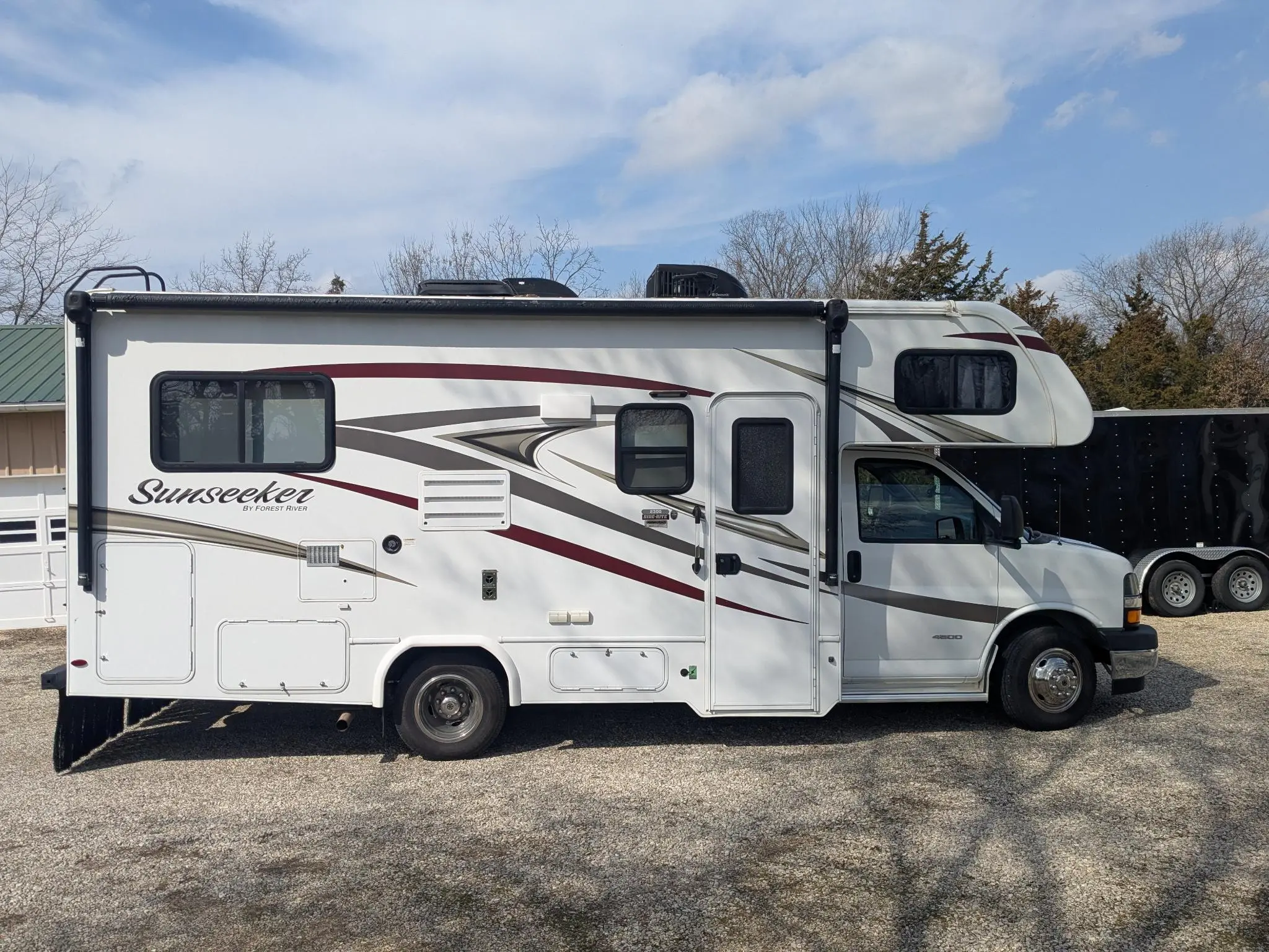 2017 Forest River SUNSEEKER 2300 RV