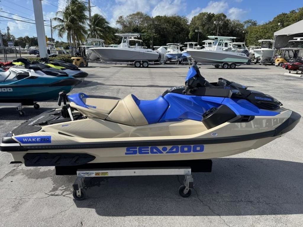 2026 Sea-Doo Wake 170 BRP Premium Audio, iDF, iBR 170 in Huntington Station, NY