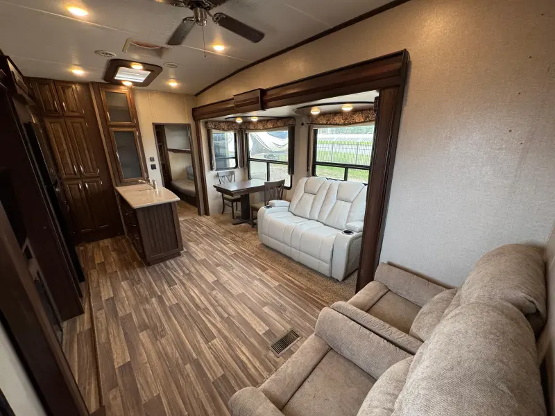 2016 KEYSTONE MONTANA HIGH COUNTRY 340BH