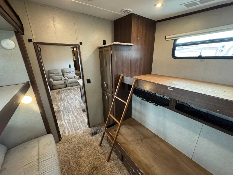 2016 KEYSTONE MONTANA HIGH COUNTRY 340BH