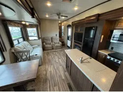 2016 KEYSTONE MONTANA HIGH COUNTRY 340BH