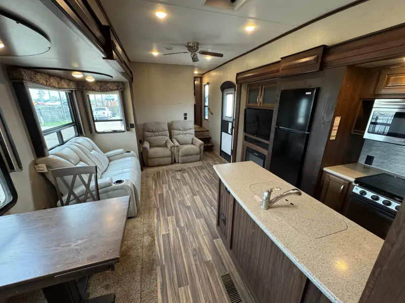 2016 KEYSTONE MONTANA HIGH COUNTRY 340BH