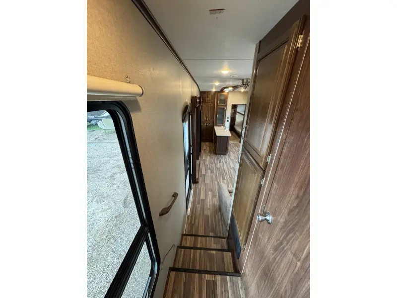2016 KEYSTONE MONTANA HIGH COUNTRY 340BH